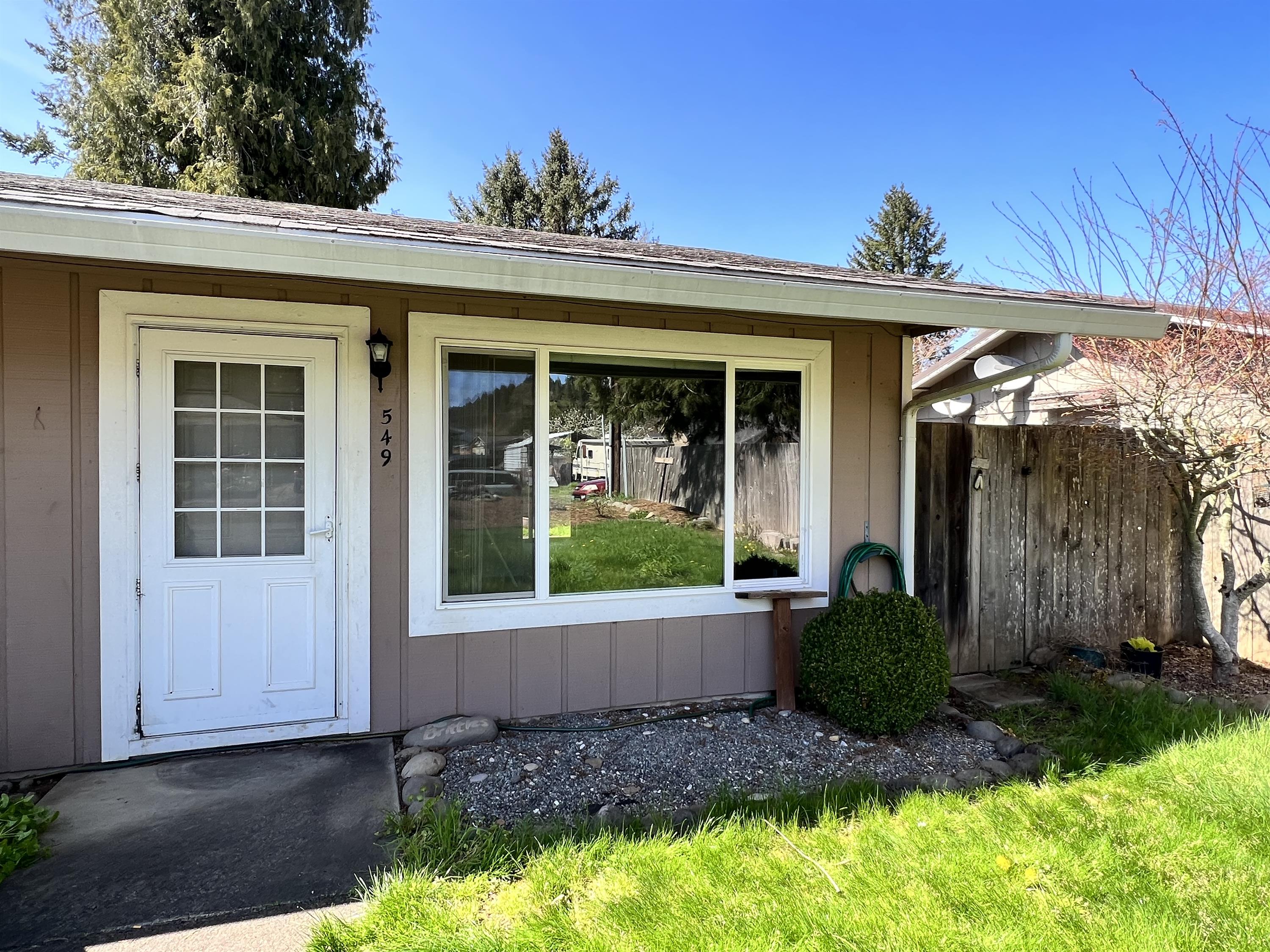 549 Southwest Dogwood Road